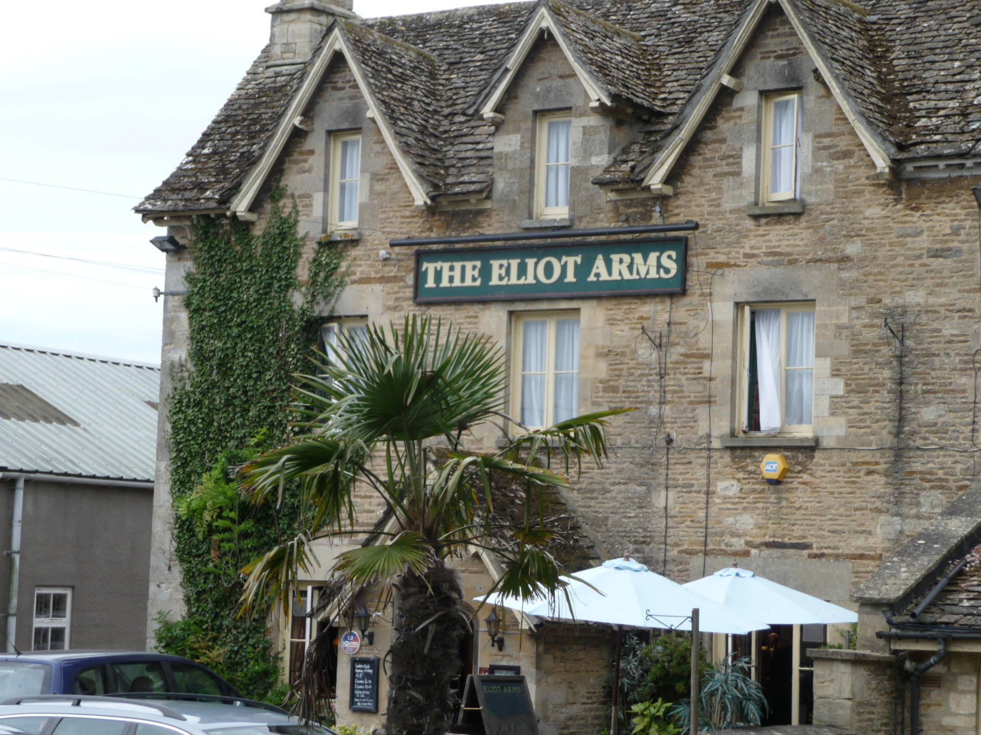 Eliot Arms South Cerney Cotswolds